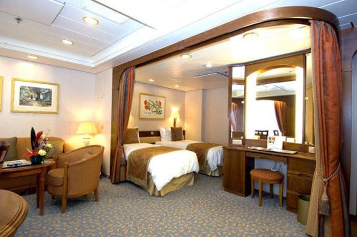 P&O Cruises Aurora Mini Suite.jpg